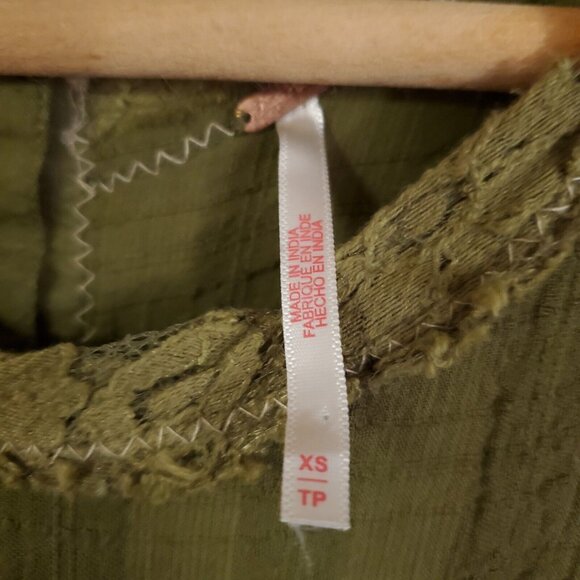 Free People Sea Breeze Smocked Tunic Sleeveless Green Womens XS EUC - Picture 7 of 7